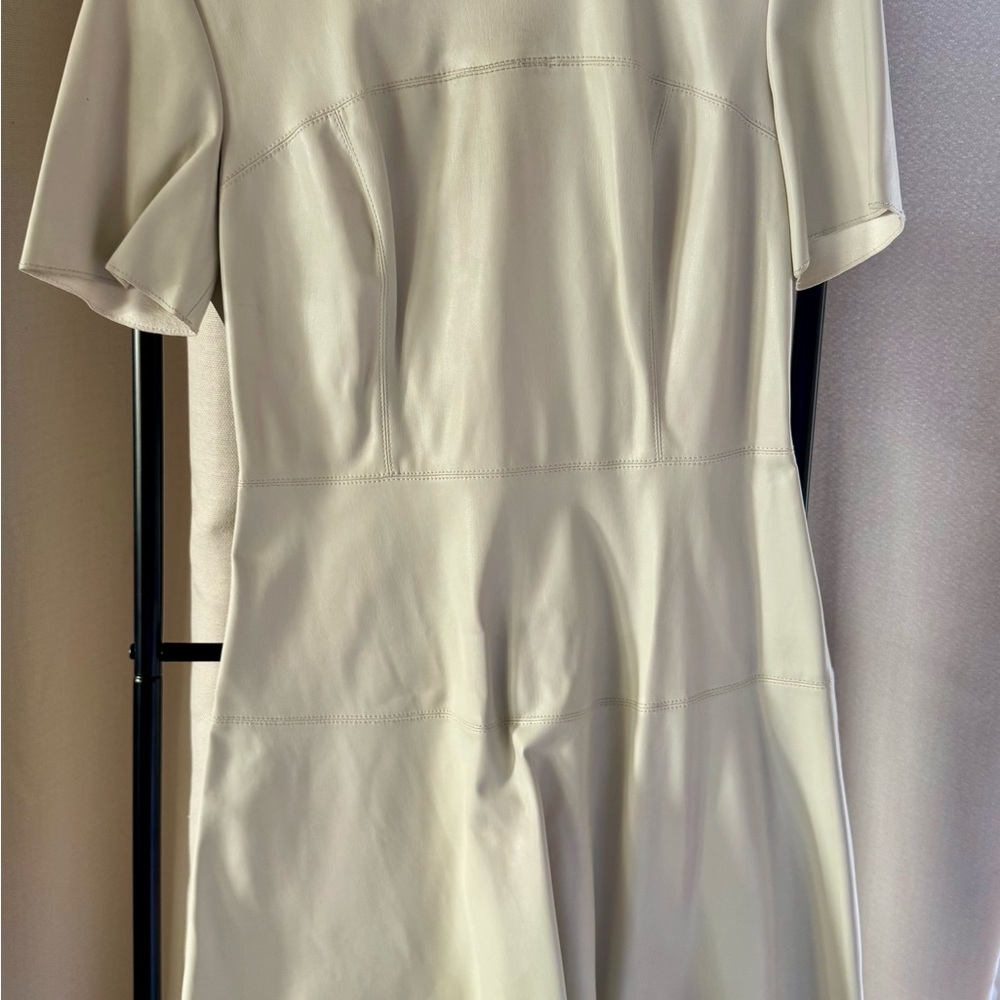 Elegant Cream Short Sleeve Dress